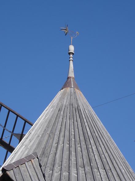 Toit et girouette du moulin