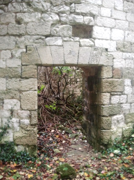 Porte du moulin de la Valroy - St Quentin le Petit