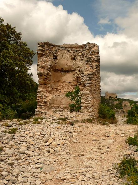 Un troisime moulin, en ruine, de St Saturnin les Apt