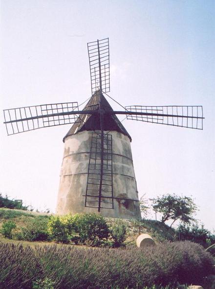 Moulin Rocques en 2002, anciennes ailes