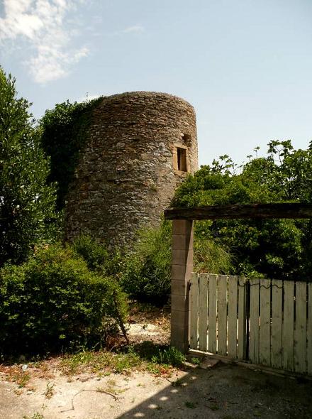 Moulin de l'Engabelle  Villasavary, voisin du moulin Roques