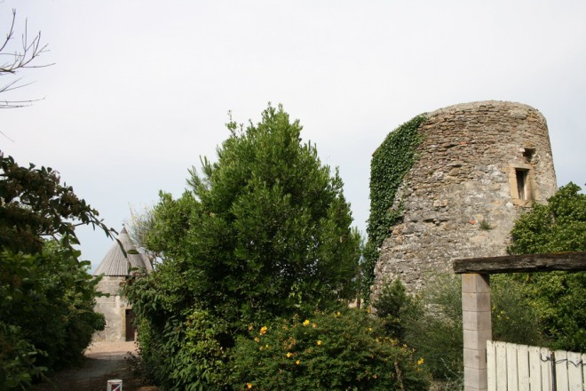 Les moulin d'Engabelle en avant plan et celui de la Glacire plus loin