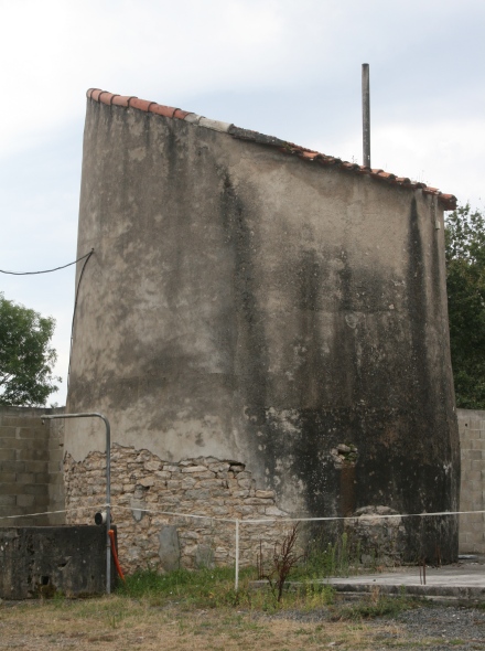 Ancien moulin  Villeneuve