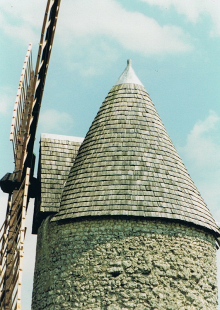 Moulin de la Paille à Bessac vu de côté