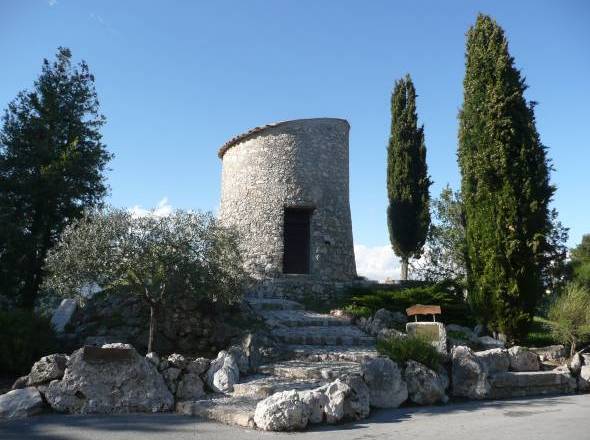 Le moulin Briquet dans son environnement