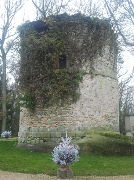 Le moulin de Barbizon vu de derrire