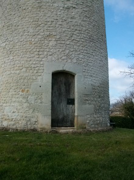 La porte du moulin de Chevanceaux