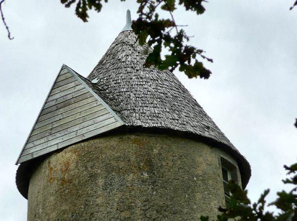 La toiture du moulin du Pressous en essentes de châtaignier