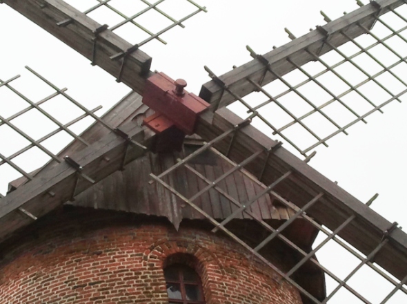 T�te de l'arbre supportant les ailes