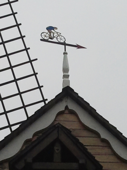 La girouette du moulin de la Villette