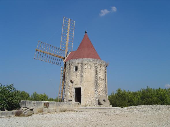 Moulin de Daudet - entre - Fontvieille
