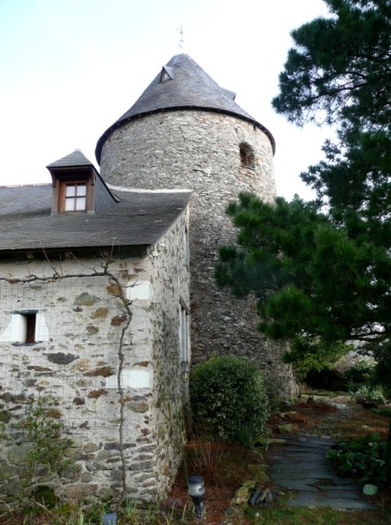 Ancien moulin , hameau de Alleud