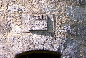 Inscription sur le linteau de la porte du moulin 