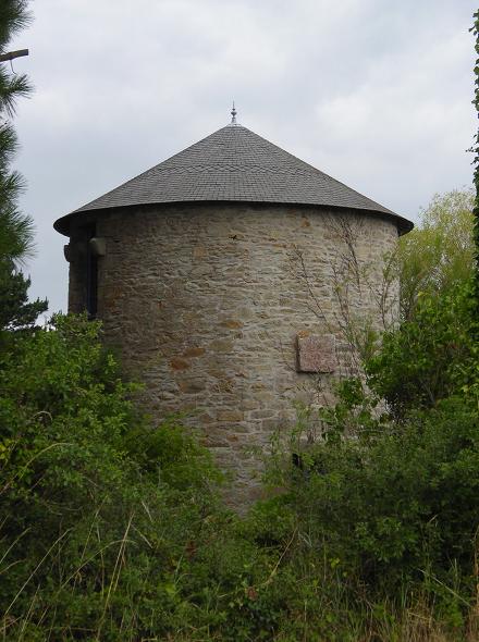 Ancien moulin de St Armel, prs du cimetire