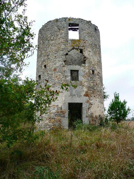 Un des 3 moulins de St Clémentin, autre face