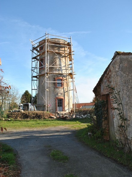 Le Moulin des Gardes en phase de restauration