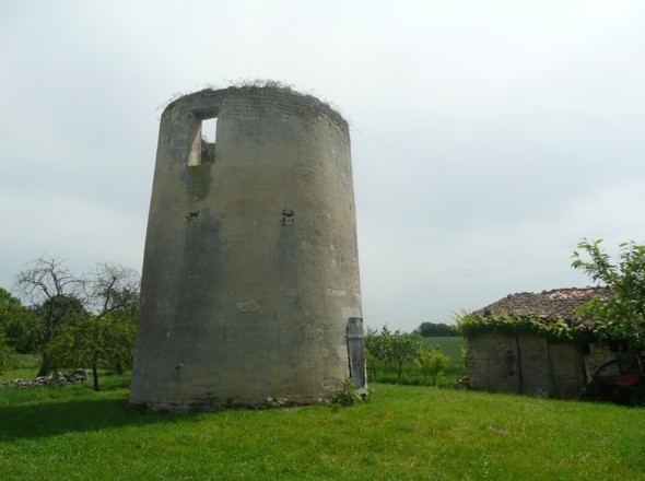 Moulin de Sourdon à St Jean de Liversay, vue arrière