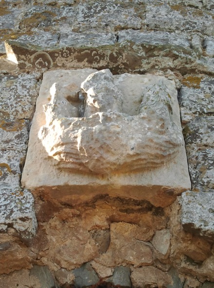 Sculpture au dessus de la 2e porte