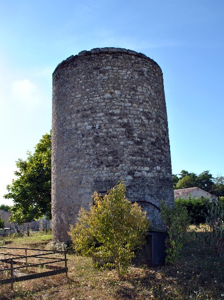 Ancien moulin rue Célestin Joubert à St Savin
