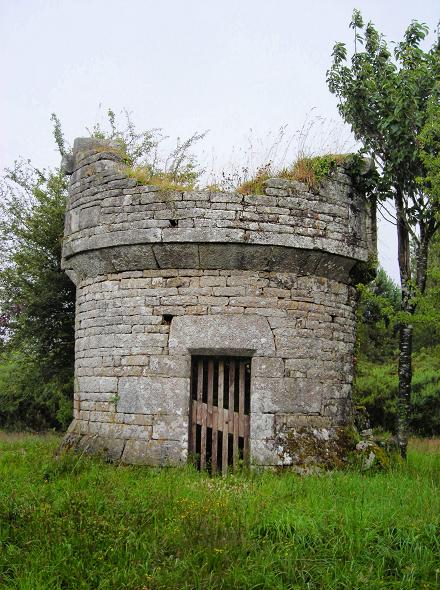 Ancien moulin "petit pied" de Trefflan